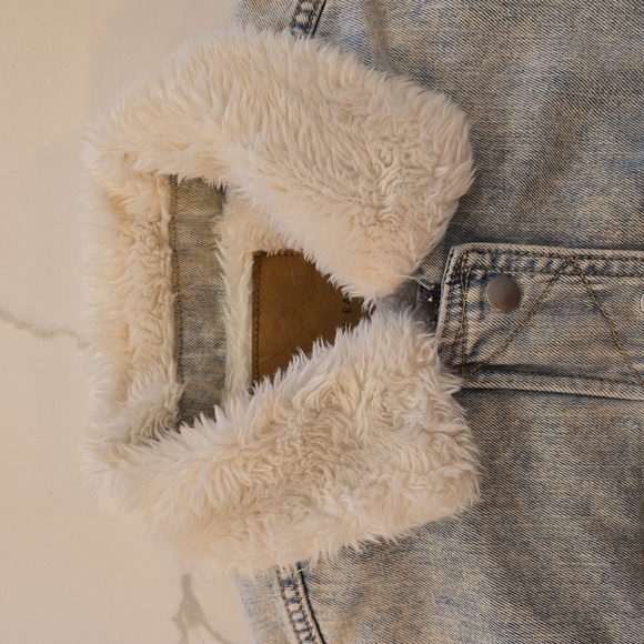 American Eagle Outfitters Womens Sherpa Lined Denim Jacket Blue Size Medium - Picture 7 of 14